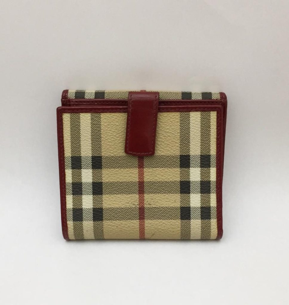 【三沢市】　バーバリー　二つ折り財布　をお買取り致しました！