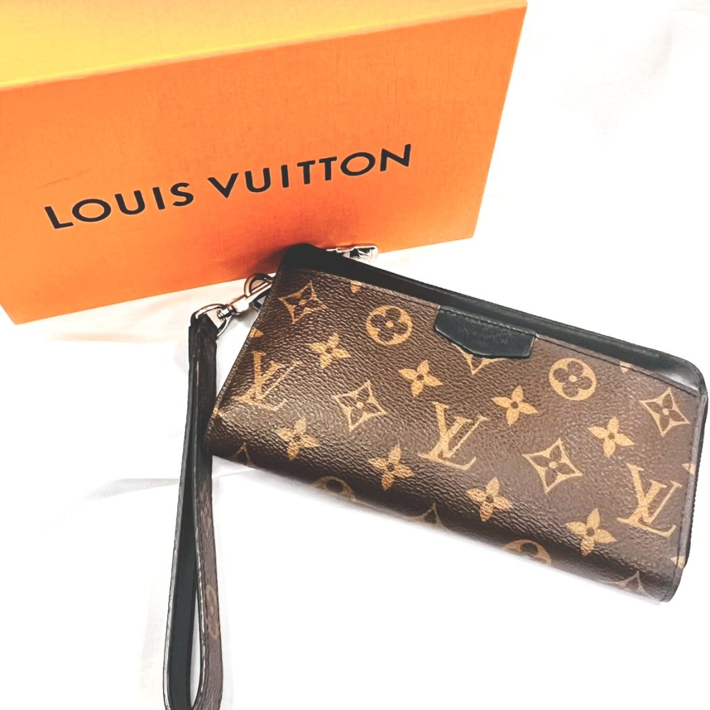 LOUIS VUITTON ルイヴィトン モノグラム・マカサー ジッピー・ドラゴンヌ