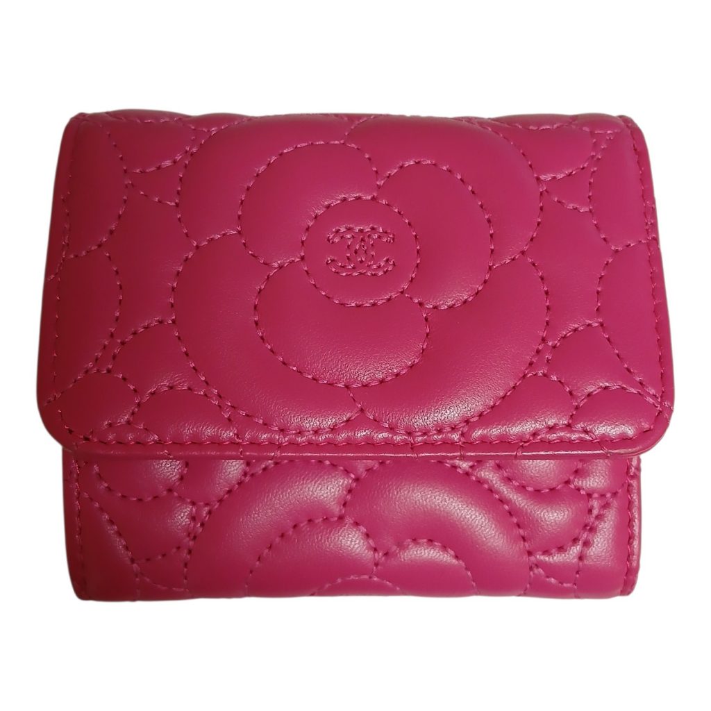 CHANEL（シャネル）カメリア 三つ折り財布