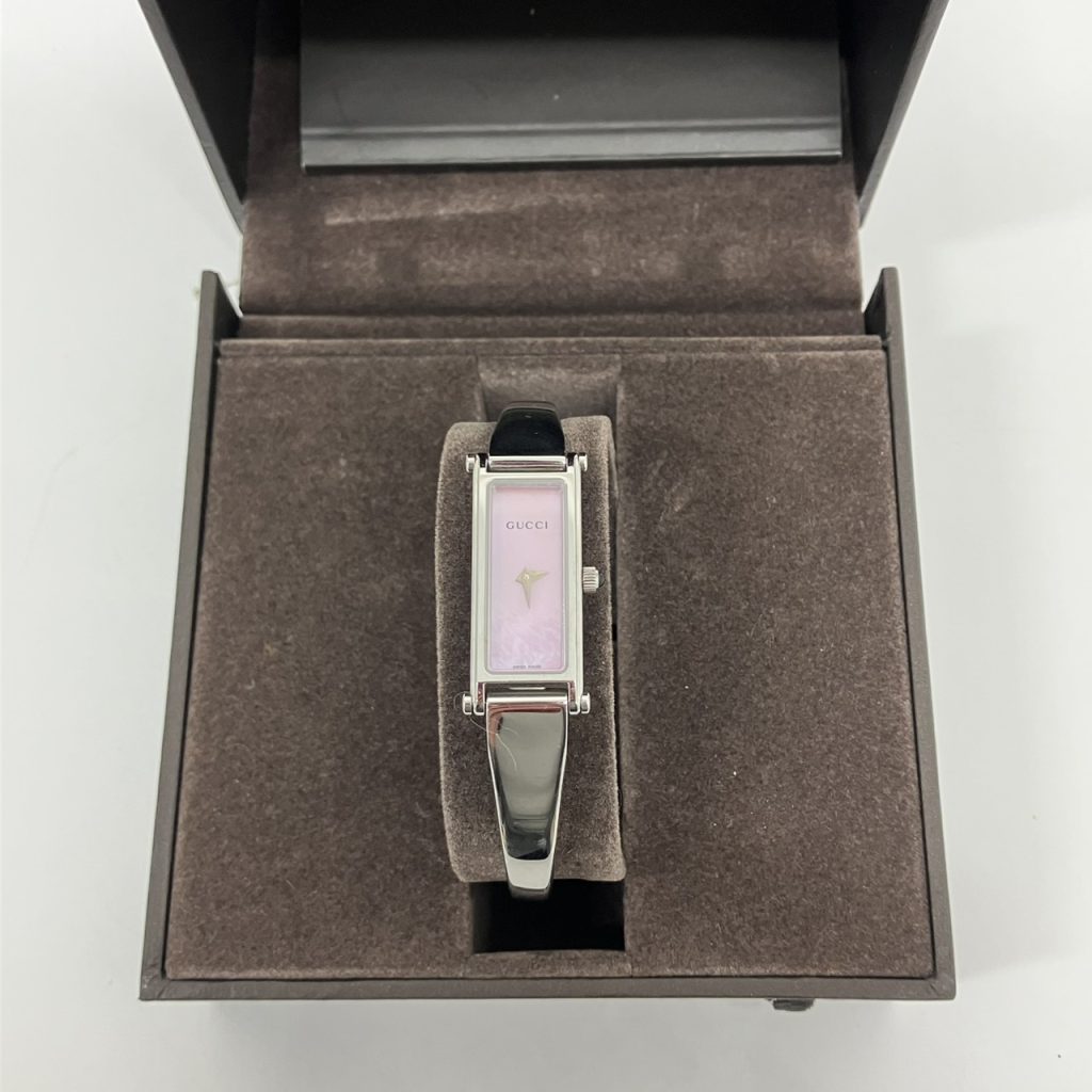GUCCI 1500L バングルウォッチ