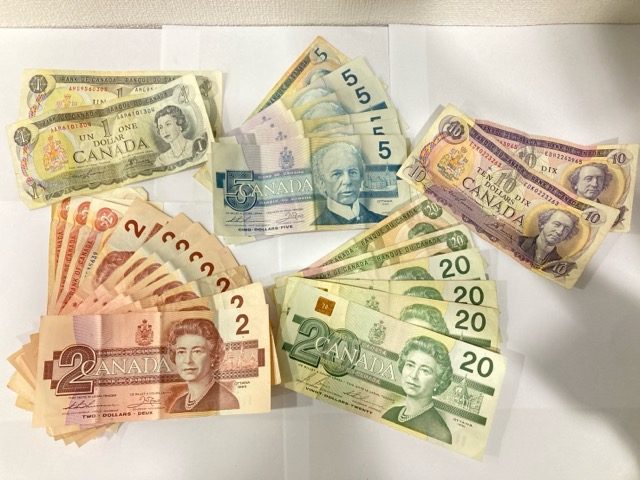 カナダドル紙幣