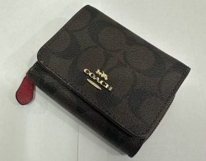 COACH シグネチャー スモール 三つ折り財布