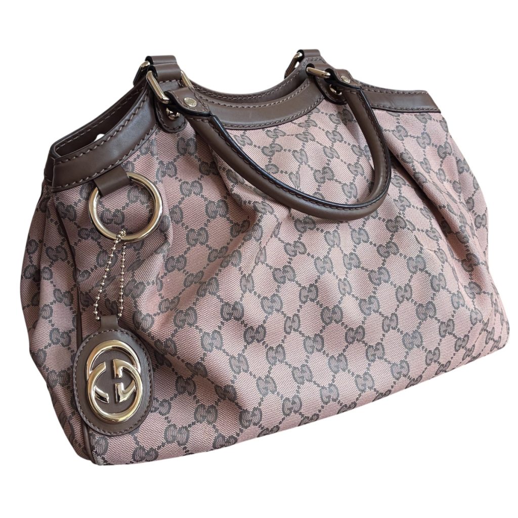 GUCCI グッチ GGキャンパス チャーム付き ショルダーバッグ