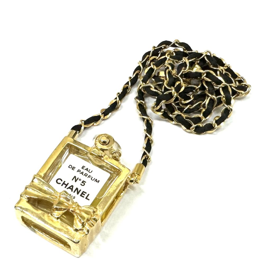 CHANEL　N°5香水ネックレス　チェーン　ゴールド
