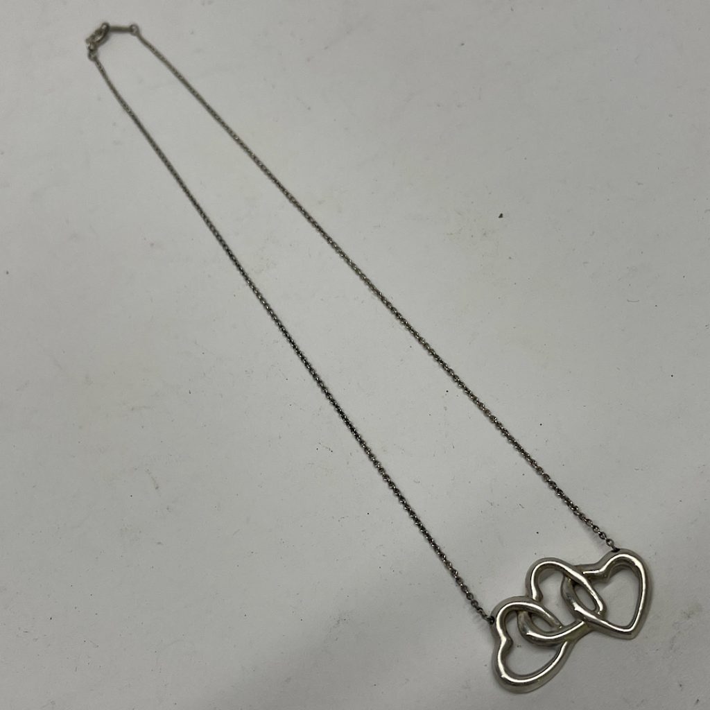 シルバーアクセサリーの高価買取ならさすがや福生銀座いなげや店|羽村市羽西| ティファニートリプルオープンハートネックレス