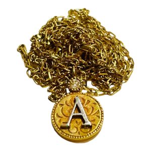 K18 イニシャル「A」モチーフ ダイヤモンド付きネックレス　ジュエリー　アクセサリー