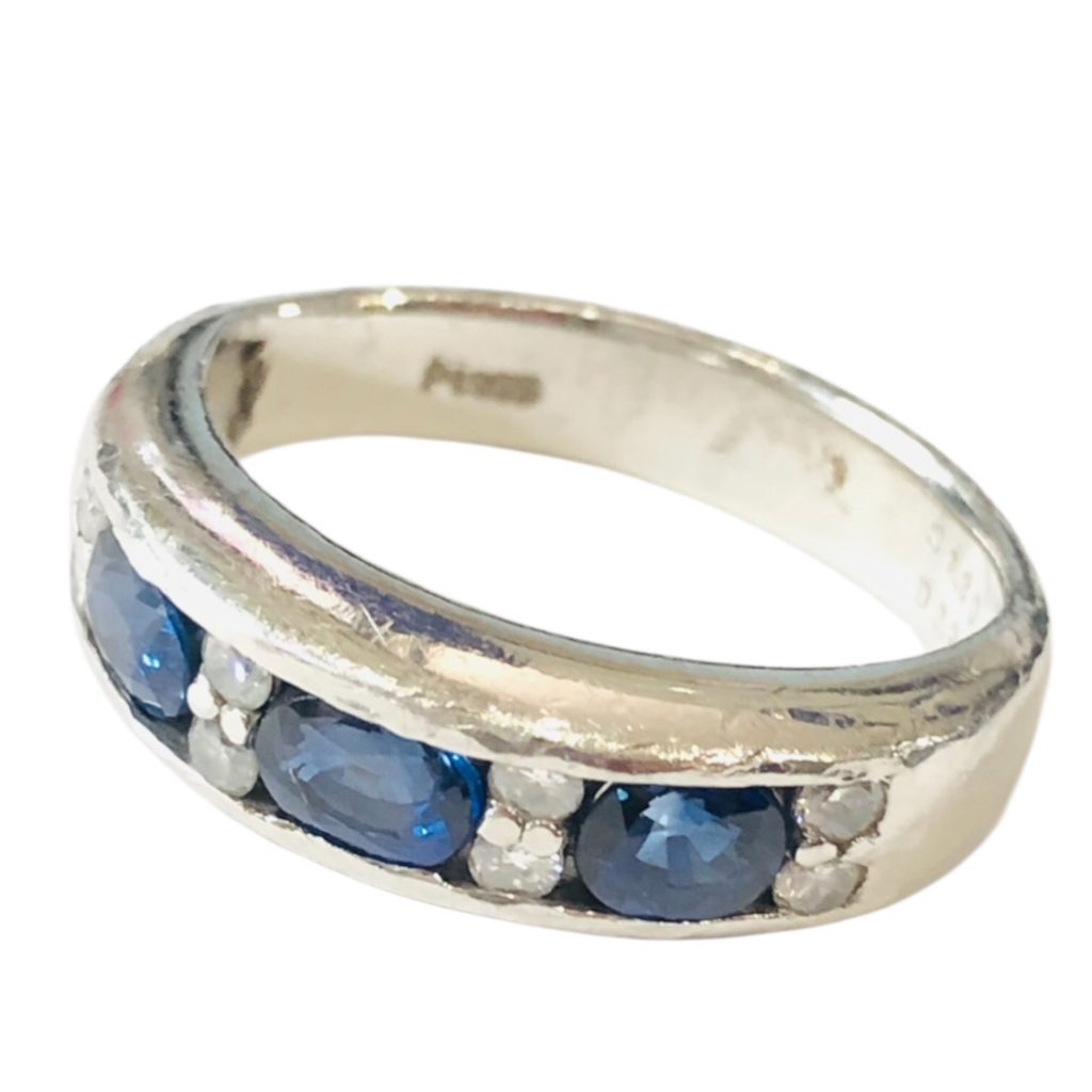 Pt900　(プラチナ900) 　サファイア0.8ct　リング