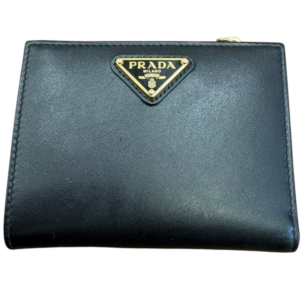 PRADA　三角ロゴプレート　二つ折り財布　ブラック
