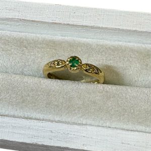 K18 18金  750  石つき リング アクセサリー 貴金属
