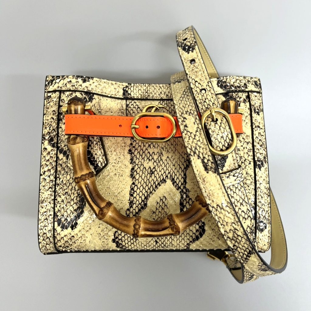 GUCCIダイアナパイソンミニトートバック