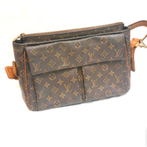LOUIS VUITTON ルイヴィトン モノグラム ヴィバシテGM ショルダーバッグ