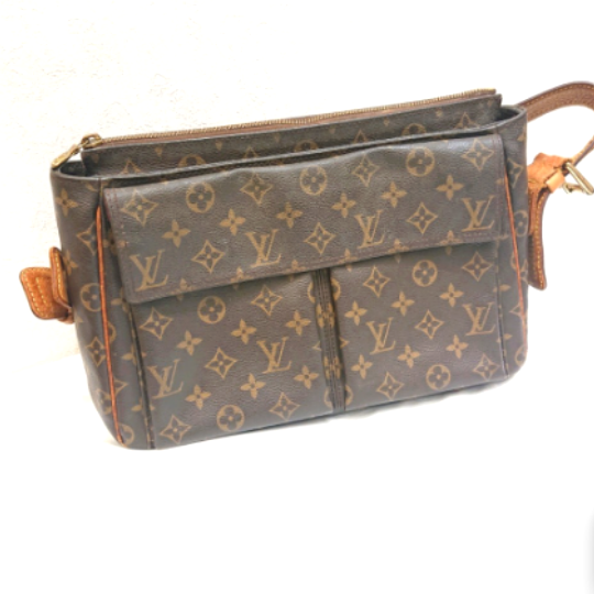 LOUIS VUITTON ルイヴィトン モノグラム ヴィバシテGM ショルダーバッグ