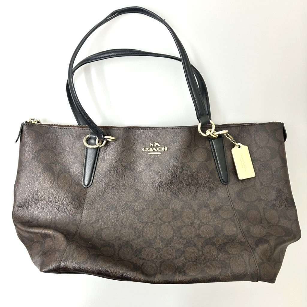 コーチ（COACH）シグネチャーアヴァトート