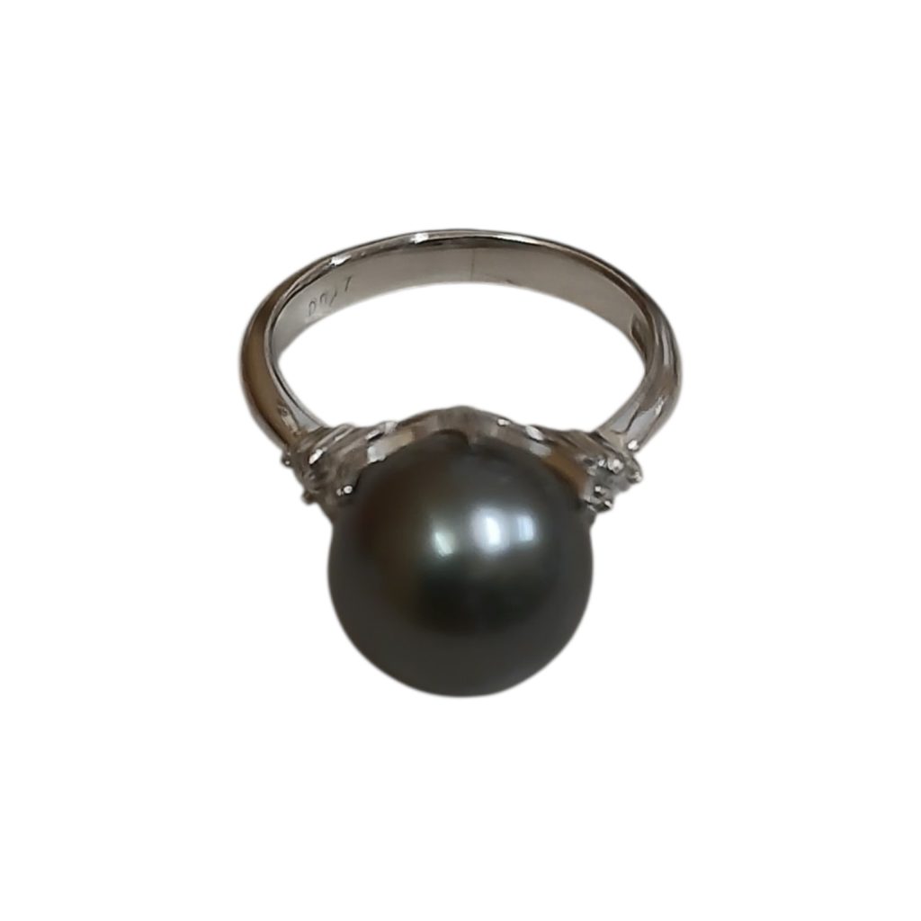 Pt900（プラチナ900） 黒真珠8㎜玉　ダイヤモンド0.17ct　リング