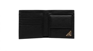 プラダ（PRADA） サフィアーノレザー 二つ折り財布