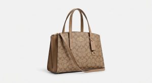 COACH(コーチ)の「シグネチャー チャーリー キャリーオール」