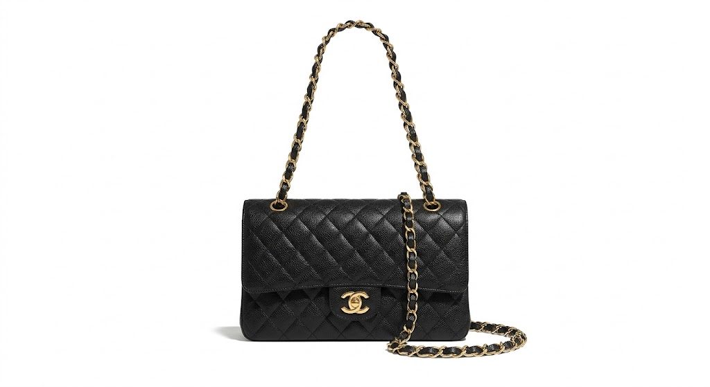 札幌市内にお客様より、CHANEL（シャネル）の最高峰ラグジュアリーライン「マトラッセ」のチェーンショルダーバッグをお売りいただきました。  傷がつきにくいキャビアスキン素材とタイムレスなデザインで、世代を問わず圧倒的な支持を集める大人気モデルです。角スレやチェーンのメッキ剥がれも少なく大変綺麗な状態だったため、相場をしっかりと見極めた上で高額査定をお付けいたしました。さすがや札幌山鼻店では、マトラッセはもちろん、ボーイシャネル、カンボンライン、財布やヴィンテージアクセサリーなども丁寧に査定・高価買取しております。  ギャランティカードやシリアルシール、箱などの付属品が揃っていると、さらに査定額アップのチャンスとなります。ご自宅で眠っているブランド品がございましたら、ぜひ当店へお持ち込みください！