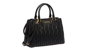miu miu（ミュウミュウ）のレザーハンドバッグ