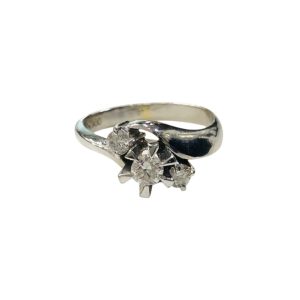 Pt900（プラチナ900）　ダイヤ0.15ct、0.14ct　リング