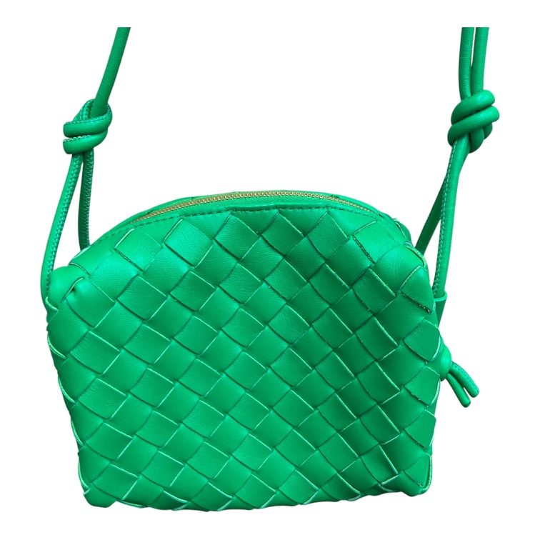 BOTTEGA VENETA（ボッテガ・ヴェネタ） ミニ ループ カメラバッグ（イントレチャート/パラキート）