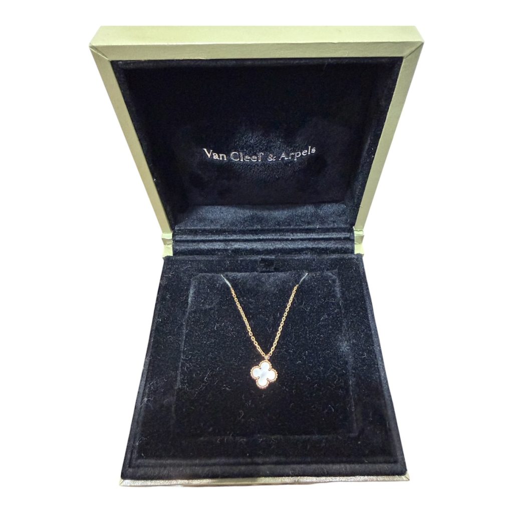 Van Cleef & Arpels ヴァン クリーフ＆アーペル アルハンブラネックレス