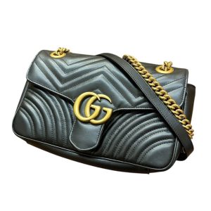 GUCCI（グッチ）GGマーモント　キルティング　スモール　ショルダーバッグ