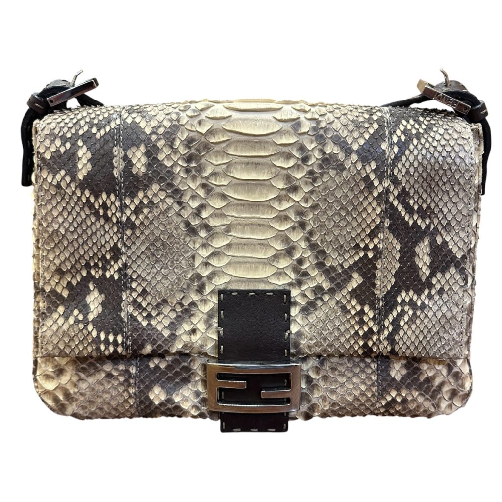 FENDI（フェンディ）パイソンレザー ショルダーバッグ
