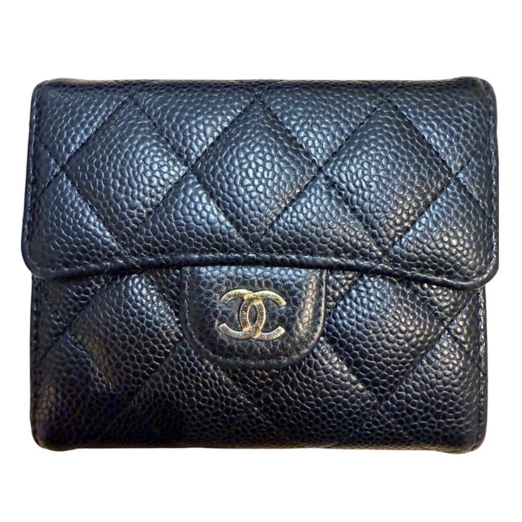 シャネル（CHANEL）「クラシック スモール フラップ ウォレット（三つ折り財布）」