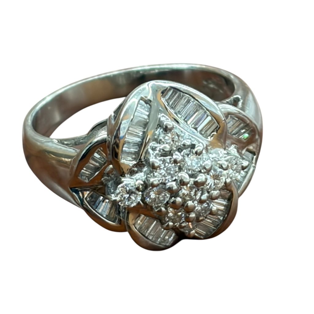 Pt900 ダイヤ付きリング