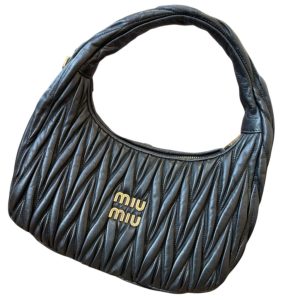 【MIU MIU ミュウミュウ マテラッセ レザー ハンドバッグ ブラック】