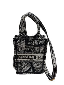Diorブックトート　バーティカルバッグ